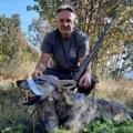 Vukova na teritoriji Kosjerića iz dana u dan sve više: Iskusni lovac Miroslav ustrelio predatora teškog 35 kilograma