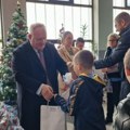 Pokloni iz Udruženja „Ilinden“: Paketići za leksovačke mališane koji uče makedonski
