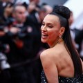 Najlepša Ruskinja prekršila strogo pravilo na festivalu u Kanu: Irini Šajk kipe grudi iz ogromne haljine, svi su u nju…