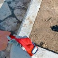 Ovo su silikonska maska i pištolj kojim su "opelješili" kladionice u Beogradu! Radili su po ovoj "šemi"