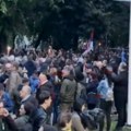 VIDEO Završen protest u Kuli "Hteli ste vatromet, dobićete vatromet", veliki broj policajaca u gradu