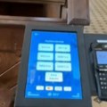 Da li je ovo realno?! Ako nemate kod sebe gotovinu u crkvi, ova evropska zemlja nudi rešenje (VIDEO)