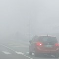 МУП: Због густе магле апелујемо да се смањи брзина кретања и повец́а одстојање