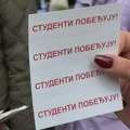 DS: Iz prostorija poslaničkog kluba ukraden transparent Studenti pobeđuju, Brnabić organizovala