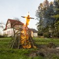 Živu je spalili zbog "crne magije", a onda prešli na dete: Rulja vrelim noževima mučila njenu ćerku (6): Jeziva sudbina žene…