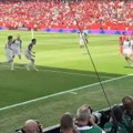 "Ivane, na prvu! Na prvu! Idemooo!" Navijač Bosne pomogao fudbalerima da postignu gol na Mundijalu, pa postao apsolutni hit!