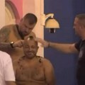 Urnebesna scena u Eliti: Janjuš ošišao Bureka, krenuo i na noge pa otkrio gde je primetio najviše dlaka (video)