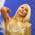 (VIDEO) Karleušin koncert ponovo nije održan u Lučanima: Ispred bine nekoliko desetina građana i mnogo policije