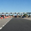 Ako danas krećete na put, obratite pažnju! Na više deonica su radovi, put ka Bajinoj Bašti zatvoren, a na pojedinim pravcima…