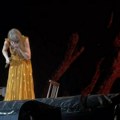 Tragedija na nastupu najveće svetske zvezde: Mlada obožavateljka (23) preminula na koncertu, stalo joj srce