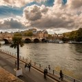 Da dokažu da je Sena bezbedna: Makron i gradonačelnica Pariza zaroniće u reku i plivati u njoj