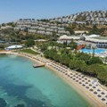 Peščana plaža duga sedamsto metara: Jako dobar hotel za porodice, ali i za sve druge