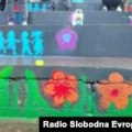 'Bojom protiv nekulture': Uklanjanje grafita sa srednjim prstom u osnovnoj školi u Beogradu