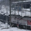 Voz naleteo na eksploziv u Rusiji: Naprava postavljena ispod šina (foto)