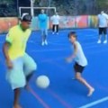 Jamal igrao fudbal u najopasnijoj faveli Rio de Žaneira - biser Barselone potezom oduševio i osvojio svet