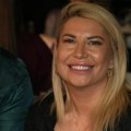 Svi su u šoku zbog godišta Dee Đurđević: Čeka prvo dete, a evo koliko zapravo ima godina voditeljka Pinka