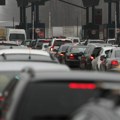 Kilometarske kolone na Milošu Velikom ka Čačku: Radovi od Surčina usporavaju saobraćaj