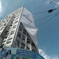 Protest ispred Palate Albanija zbog bilborda Srbija pobeđuje koji ugrožava ptice