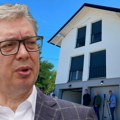 "Imam tremu" Vučić stigao u porodičnu kuću u Čipuljiću, pozvao sve meštane u goste: "Tu sam učio da radim" (foto, video)…