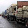Velika gužva na graničnom prelazu Duga kolona teretnjaka u smeru ka Šidu, saobraćaj obustavljen na rampi u Adaševcima Putevi…
