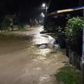 Loznička reka u Čačku se izlila po treći put, voda prodrla u kuće: Nevreme napravilo haos, tri naselja najugroženija