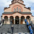 "Zaboravimo li svoje žrtve, zaboravićemo ko smo" Vučević na otkrivanju spomen-ploča novim kosovskim junacima u hramu u…