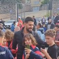 Mitrović došao na 173. Večiti derbi: Stigao pred Marakanu i izazvao opštu pometnju navijača (video)