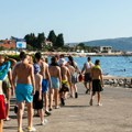 Deca iz kosovskih enklava prvi put na moru! (foto)