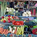 Kilo mladog krompira 300, krastavac 100, zelena salata 50! Ovo su cene na srpskoj pijaci: Martovski mraz prepolovio rod ovog…