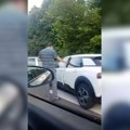 Saobraćajna nesreća kod aerodroma: Stvaraju se gužve u smeru ka gradu (video)