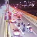 Snimak vatrenog obračuna! Motorima blokiraju Grobare, počinje pucnjava nasred Gazele, sledi haos!
