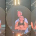 Isplivala fotografija preljubnika i to u kancelariji! Nakon što je oženjeni biznismen uhvaćen u aferi na koncertu, ovaj prizor…