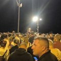 VIDEO Protesti uporedo sa SNS skupovima: Podrška Nikolini u Obrenovcu, u Vrbasu održan "Blokadni korzo"