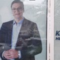 Razbijeno staklo na prostorijama SNS-a u Kragujevcu, priveden počinilac
