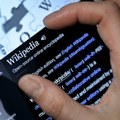 Vikipedija beleži pad poseta za osam odsto zbog veštačke inteligencije i društvenih mreža