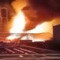 (Видео) Драма у Мађарској: Букнуо пожар у МОЛ рафинерији нафте, прво се чула експлозија: Ватрогасци целу ноћ обуздавали…