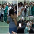 (Video) Poznati doktor iz Vrbasa otišao u penziju, a zaposleni mu priredili nezapamćen ispraćaj! U špaliru svi plakali: "Čovek…