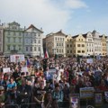 Protest u Pragu: Građani brane medije od političara