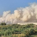 Vanredna situacija u Bačkoj Palanci: Požar ponovo buknuo, vatrogasci na terenu