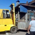 Uklanjaju se stari i zapušteni kiosci kod Železničke stanice u Nišu