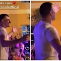 Pogledajte - Jokić u transu na pejovićevom koncertu: Pesma ga baš pogodila - popeo se na stolicu i napravio lom (video)
