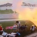 Probali vatromet pred Novu godinu pa napravili haos Deca povređena, auto uništen (video)
