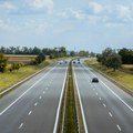 Automobili bez vozača mogu da se pojave na britanskim drumovima do kraja 2026.