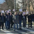 Održan skup “Sloboda od straha”: Srbi raseljeni sa KiM predali pismo Ambasadi SAD (FOTO)