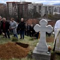Posmrtni ostaci vraćeni na staro srpsko groblje u Kosovskoj Mitrovici