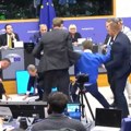 Orban napadnut u Evropskom parlamentu (video)