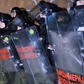 "Krvavih ima na sve strane": Haos ispred Marakane, tuča delija i policije (video)
