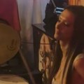 Iza sebe je ostavio trudnu ženu i malo dete Pevačica slomljena: "Brate moj, ko će odgovarati za ovu tragediju?"