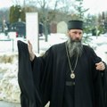 Glumac iz "Otvorenih vrata" drži opelo na sahrani Ljube Ninkovića: episkop na ivici suza okružen starim kolegama