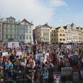 Protest u Pragu: Građani brane medije od političara
